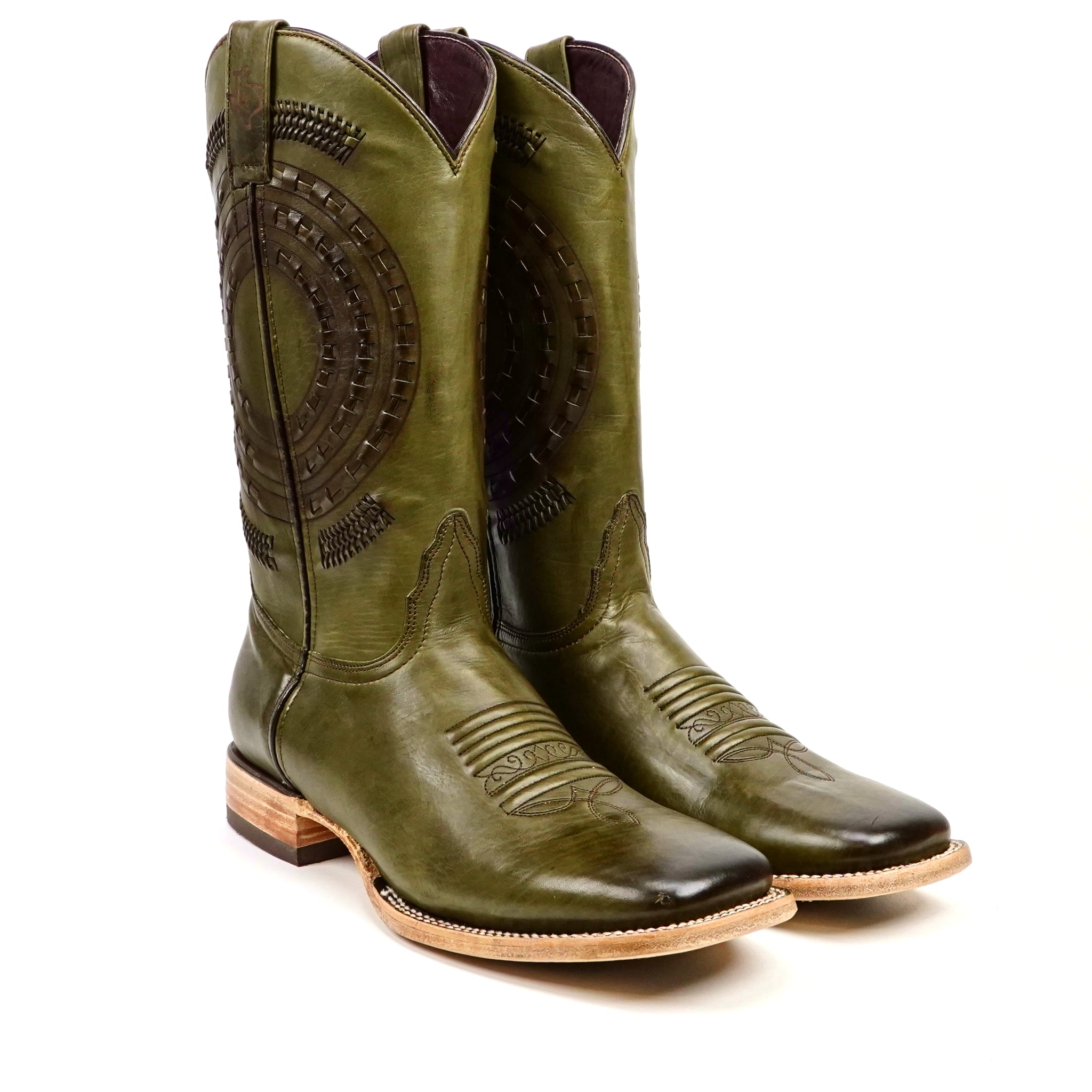 Cleyton Olive - Punta Cuadrada (E944)
